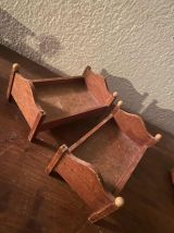 Ancien mobilier maison de poupées.