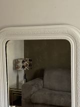 Miroir Louis Philippe fin 19ème. Blanc. 80x60.