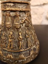 Cloche ancienne en bronze – Objet rare à décor religieux