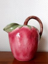 Pichet en barbotine fraise vintage 