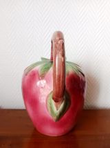 Pichet en barbotine fraise vintage 