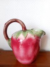 Pichet en barbotine fraise vintage 
