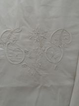 Taie d oreiller coton blanc broderies et monogramme.