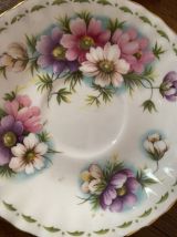 6 sous-tasses dépareillées et estampillées.