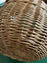 Panier rond en osier au style bohème annees 60.