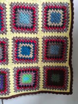 Couverture Granny crochetée à la main (135 x 100 cm) Années 