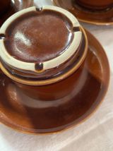 3 grandes tasses et sous-tasses bistrot.