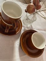 3 grandes tasses et sous-tasses bistrot.