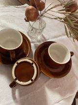 3 grandes tasses et sous-tasses bistrot.