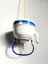 Suspension théière émaillée vintage 