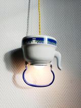 Suspension théière émaillée vintage 