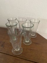 6 flûtes au verre épais.