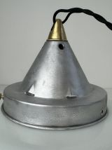 ANCIENNE SUSPENSION ART-DECO EN OPALINE 28 CM 