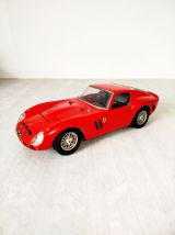 Ferrari 250 GTO Burago Racing 1/18 – Modèle réduit