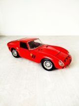 Ferrari 250 GTO Burago Racing 1/18 – Modèle réduit
