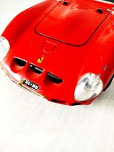 Ferrari 250 GTO Burago Racing 1/18 – Modèle réduit