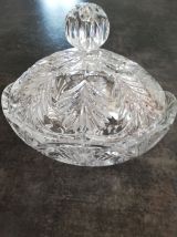 Bonbonnière en cristal de bohème de Pologne. 