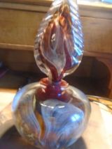 Flacon verre soufflé a inclusions signé marcel sabat