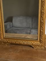 Miroir doré fin 19ème. 82x62.