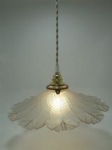 Suspension (décor toile d'araignée)