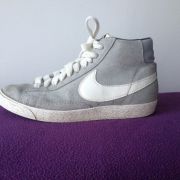 Nike blazer grises 