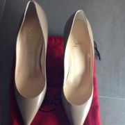 Escarpin Louboutin Ecru