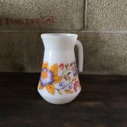 Jolie cruche opaline