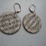 BOUCLES D'OREILLE EN CARTON ET PAPIER