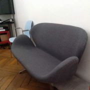  Canapé Swan scandinave cachemire gris foncé 