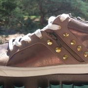 Paire de baskets à clous