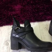 Bottines à talons crantés noires