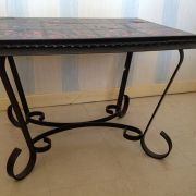 table basse noire en fer forgé