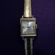 montre ancienne lip dauphine plaqué or .fonctionne