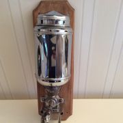 Moulin à café mural 