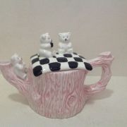 Théiere décorative.