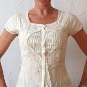 Chemisier style vintage avec jeu de dentelle et broderie écru T34-36