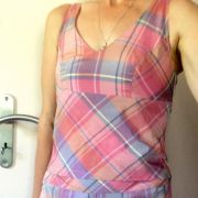 Ensemble femme pantalon et top gai et élégant