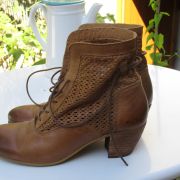 BOTTINES KICKERS