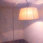 LAMPADAIRE LISEUSE PORTE REVUE