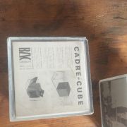  CADRE-CUBE  EN PLEXI-GLASS