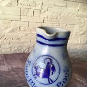 Broc en grès  ancien