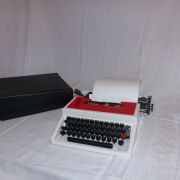 MACHINE À ÉCRIRE SUPER MISSIVE VINTAGE  