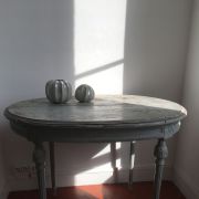 Petite table ancienne