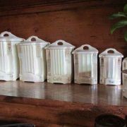 Pots à épices, blancs nacrés 