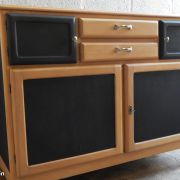 Meuble relooké style atelier rétro