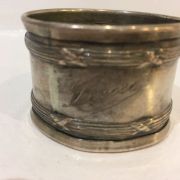 Ancien rond de serviette métal argenté 