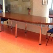 Table de conférences ovale