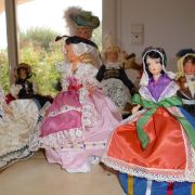 Collection de poupees folkloriques