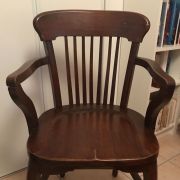 Fauteuil stylé tout bois