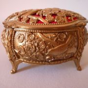 Boite à bijoux a motifs de cerisiers et oiseaux